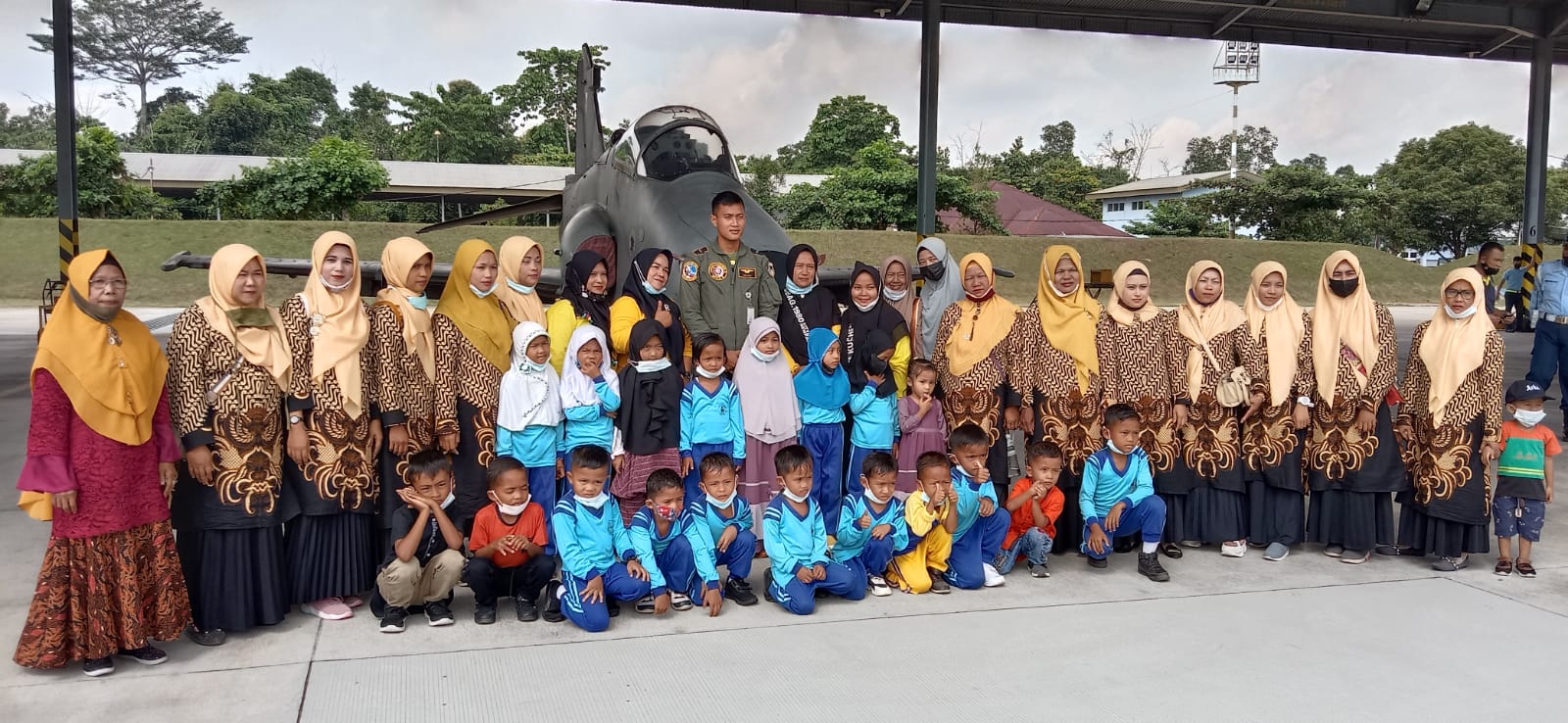 TK Al-Mulk Kunjungi Skadron Udara 12